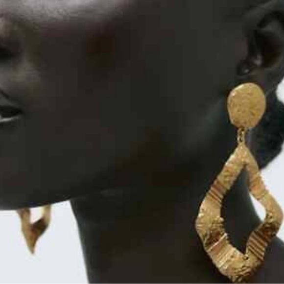 ZARA Textured rhombus Earrings - Picture 2 of 4